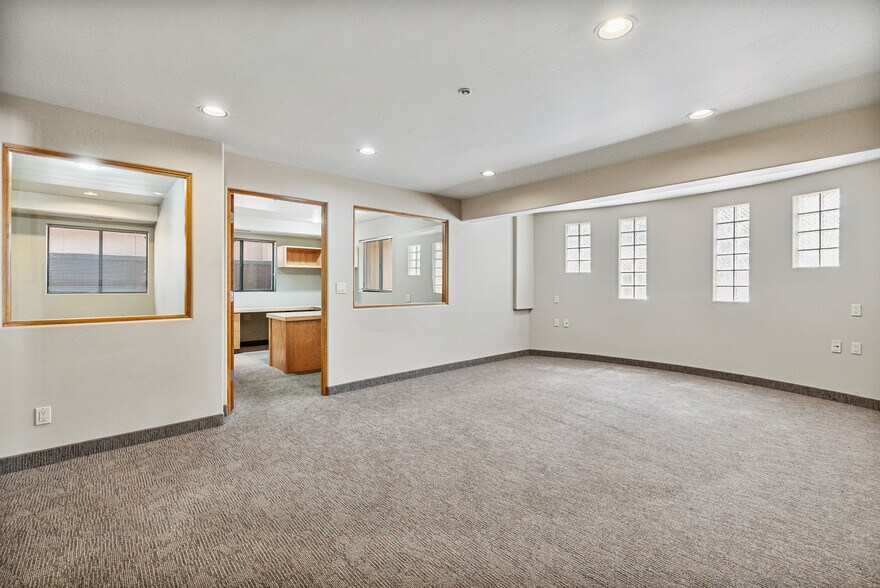 More Photos Of 75 Kallof Pl, Sedona Loft Creative Space For Lease