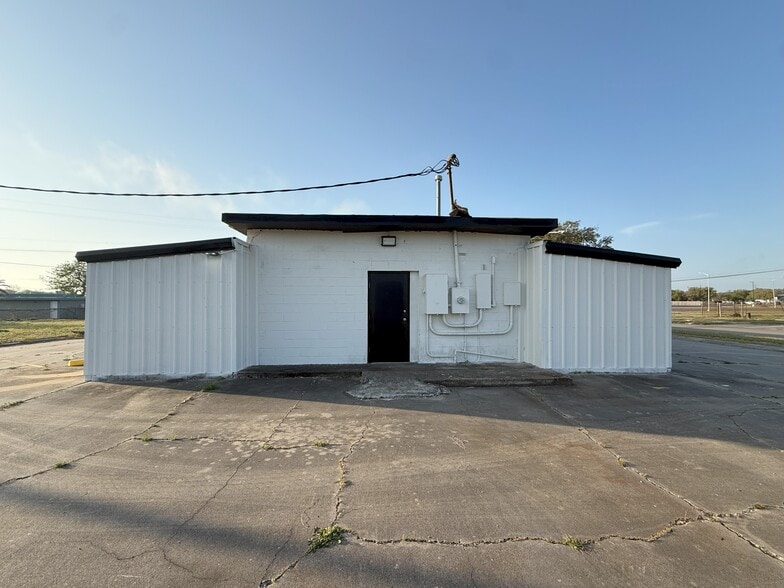 More Photos Of 530 W Cleveland Blvd, Aransas Pass Self Storage For Sale