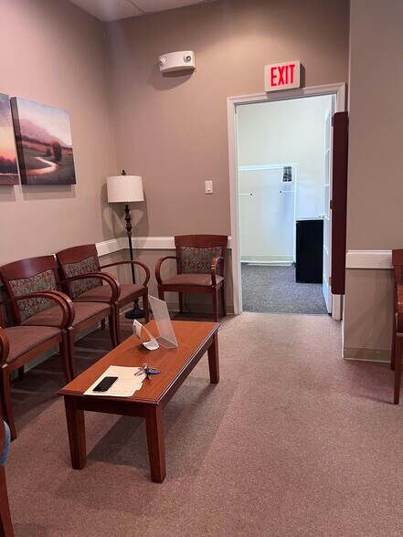 More Photos Of 871 W King St, Shippensburg Office For Lease