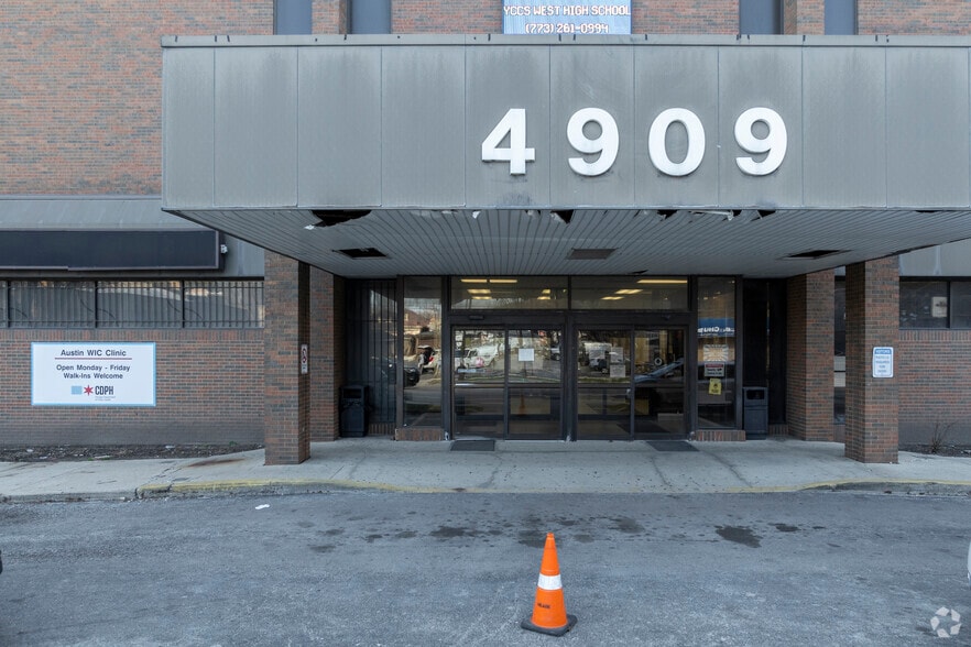 More Photos Of 4909 W Division St, Chicago Medical For Sale