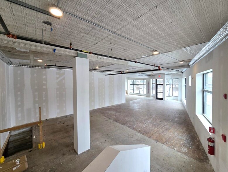 More Photos Of 239 Genesee St, Utica Apartments For Lease