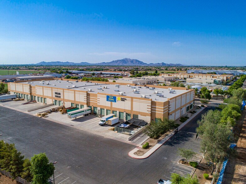 More Photos Of 596 E Germann Rd, Gilbert Warehouse For Lease