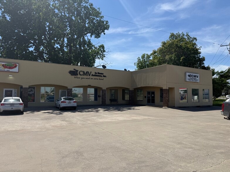 Primary Photo Of 825 W 3rd St, Caruthersville Office For Lease