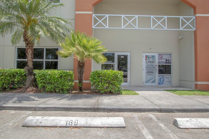 More Photos Of 1835 NW 112th Ave, Miami Warehouse For Lease