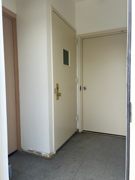 More Photos Of 2040 129th St, College Point Warehouse For Lease