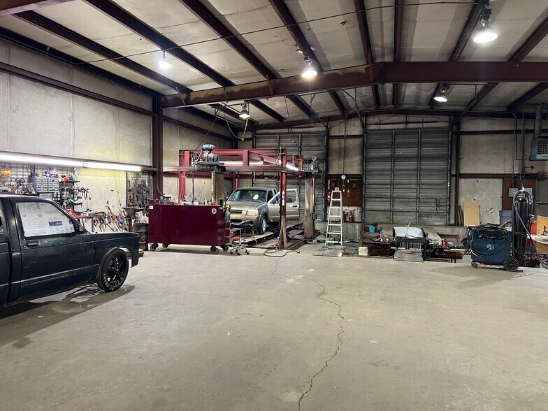 More Photos Of 2885 E Admiral Pl, Tulsa Auto Repair For Lease