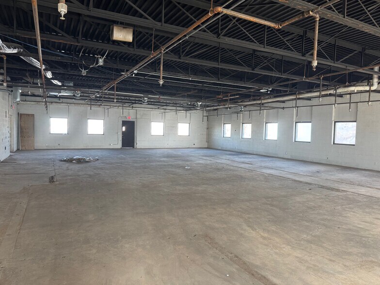 More Photos Of 131 N Hedges St, Dayton Warehouse For Sale