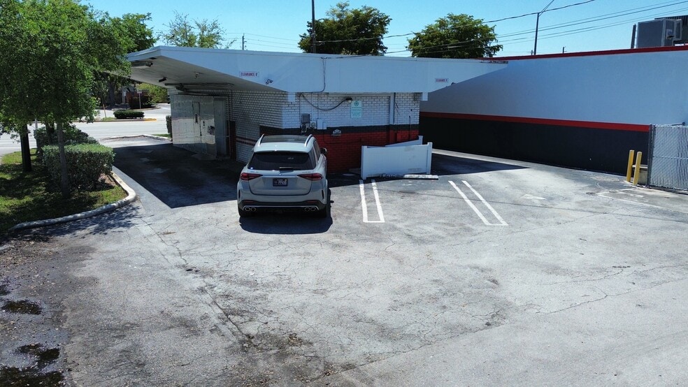 More Photos Of , Pompano Beach General Retail For Sale