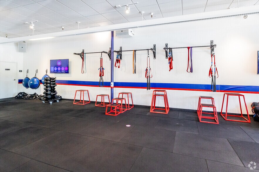 More Photos Of 3565-3589 Industrial Dr, Santa Rosa Unknown For Lease