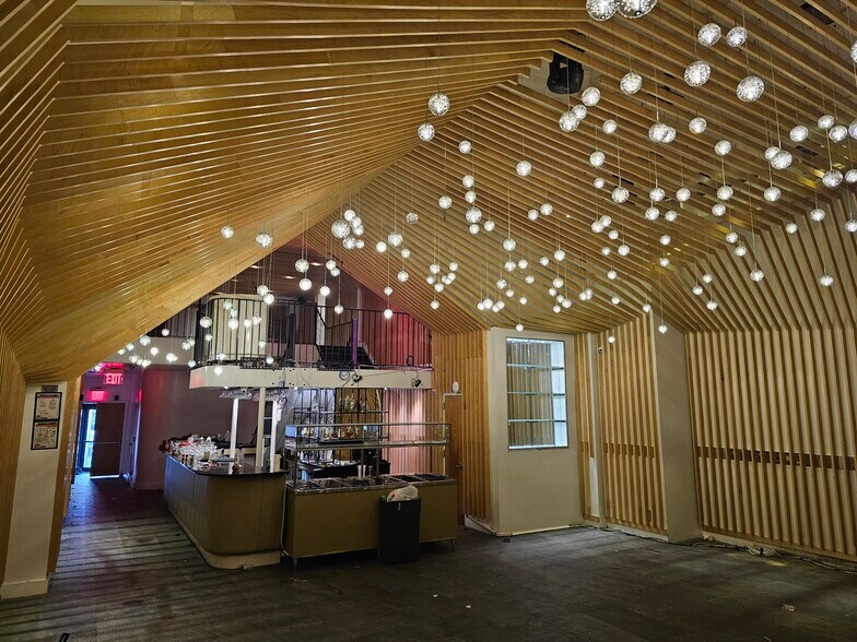 More Photos Of 3015 Newtown Ave, Astoria Apartments For Lease