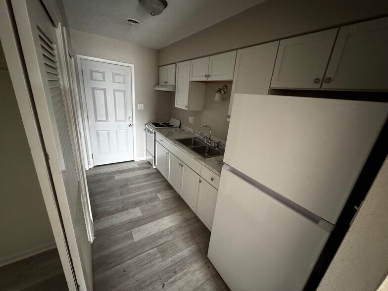 More Photos Of 2701-2727 Hubbell Ave, Des Moines Apartments For Sale