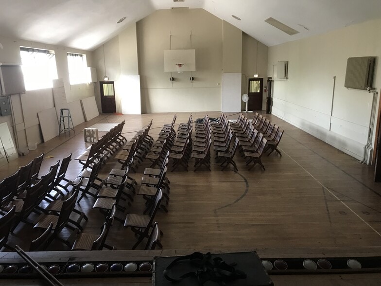 More Photos Of 433 Oak St, Dayton Religious Facility For Sale