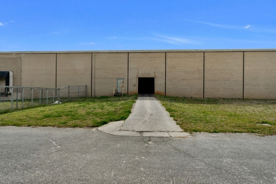 More Photos Of 1444 Lancaster Hwy, Chester Manufacturing For Sale