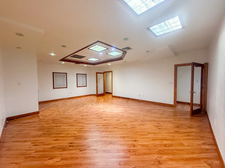 More Photos Of 3030-3050 NW 82nd Ave, Miami Showroom For Sale