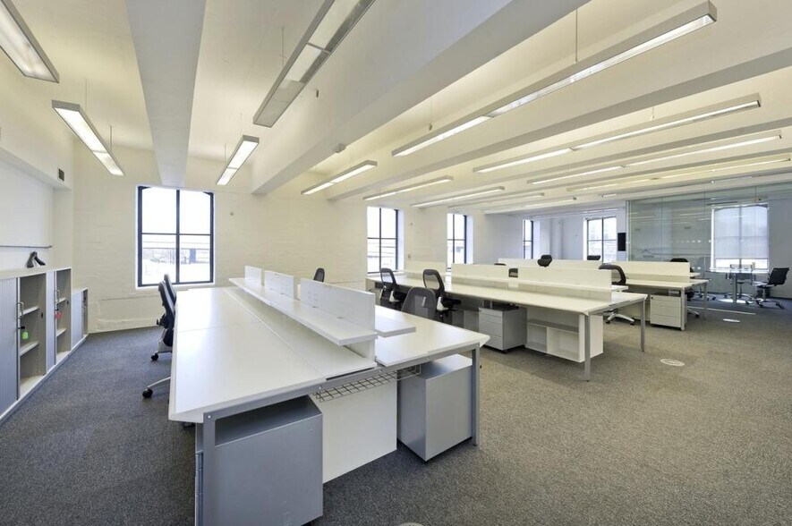 More Photos Of 66 Porchester Rd, London Office For Lease
