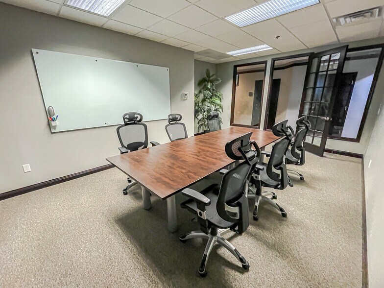 More Photos Of 123 N Main St, Crown Point Coworking Space