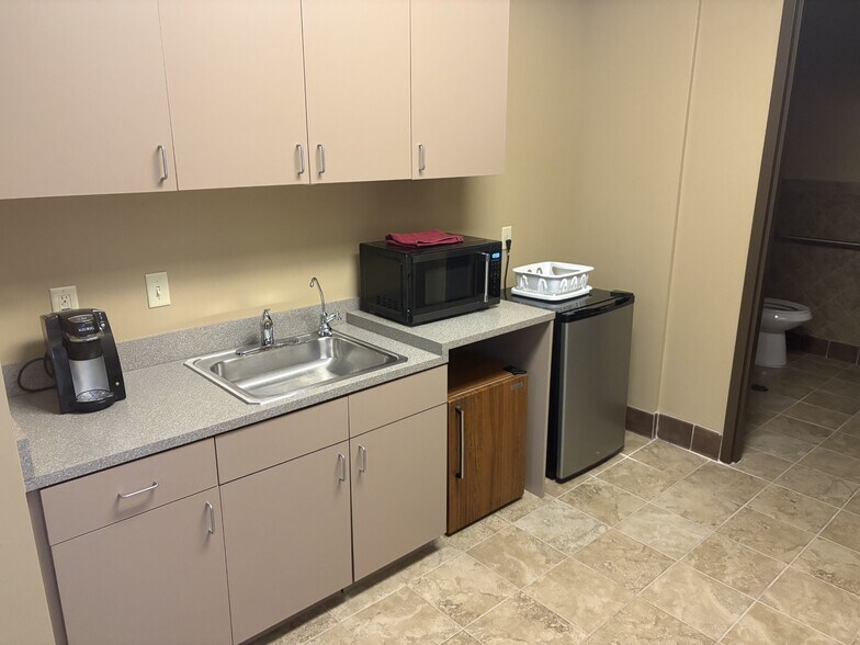 More Photos Of 7691 Shaffer Pky, Littleton Office For Sale