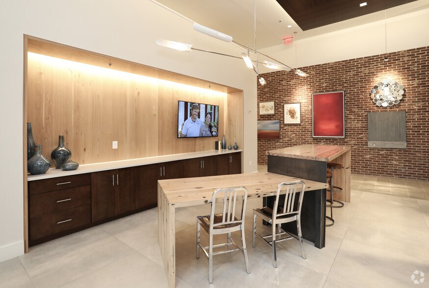 More Photos Of 11830 Sunrise Valley Dr, Reston Apartments For Lease