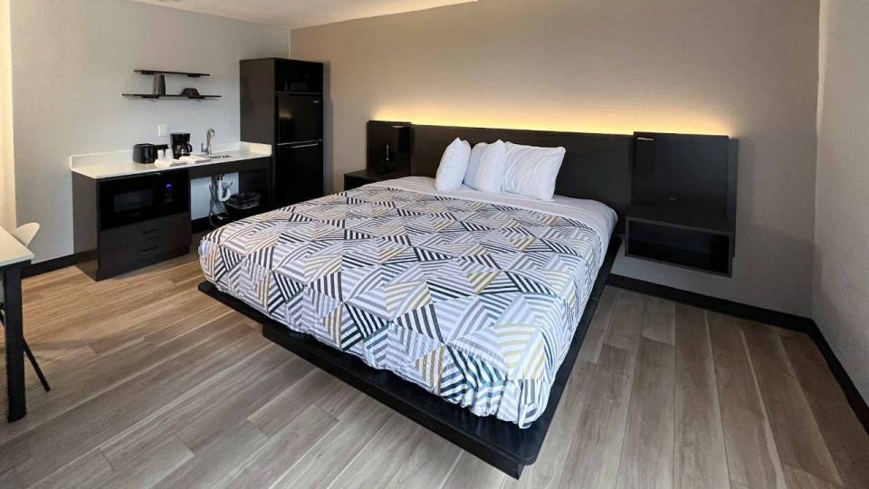 More Photos Of 3400 South St, Nacogdoches Hotel For Sale