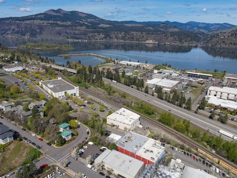 More Photos Of 616 Industrial St, Hood River Warehouse For Lease