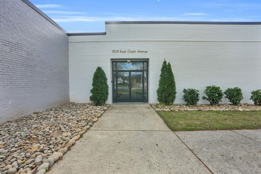 More Photos Of 1109 E Ozark Ave, Gastonia Warehouse For Lease