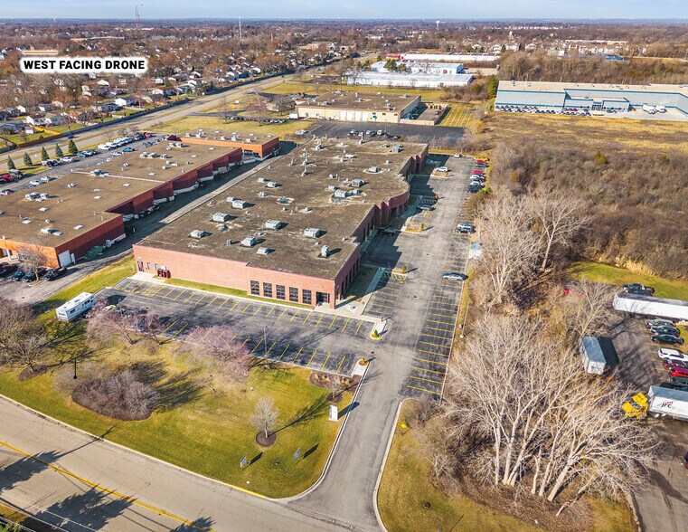 More Photos Of 61-95 Oakwood Rd, Lake Zurich Light Manufacturing For Sale
