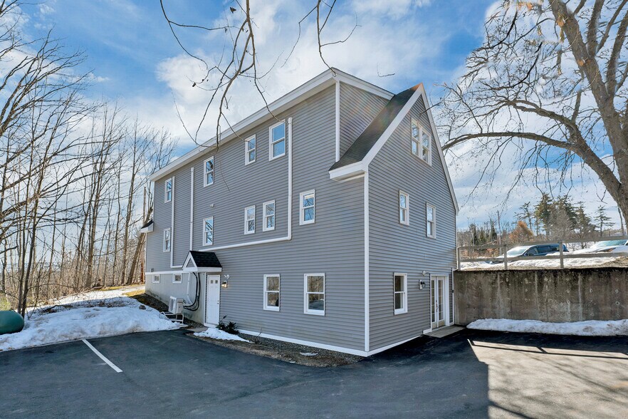 More Photos Of 252 Daniel Webster Hwy, Meredith Office For Sale