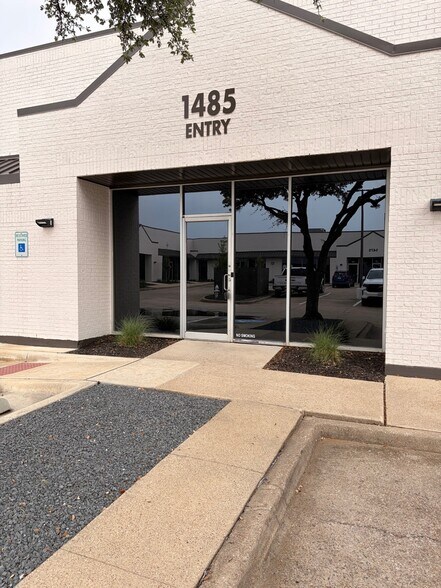 More Photos Of 1485 Richardson Dr, Richardson Unknown For Lease