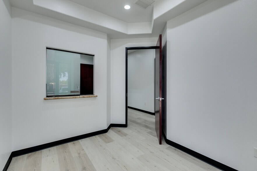 More Photos Of 1820 E Warm Springs Rd, Las Vegas Medical For Sale
