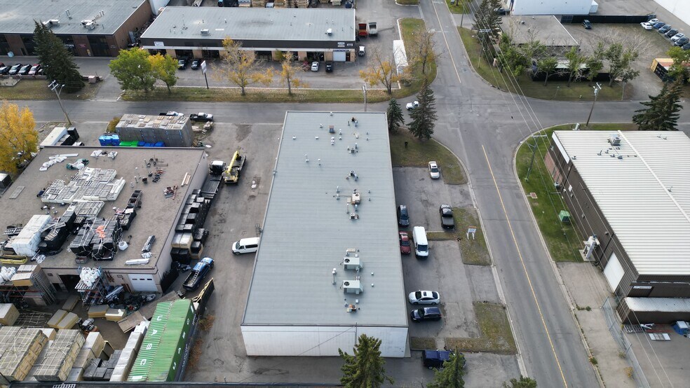 More Photos Of 4116 64 Av SE, Calgary Industrial For Sale
