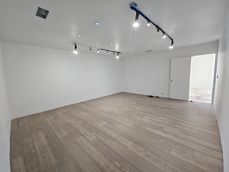 More Photos Of 3829 Rising Sun Rd, Bullhead City Distribution For Lease