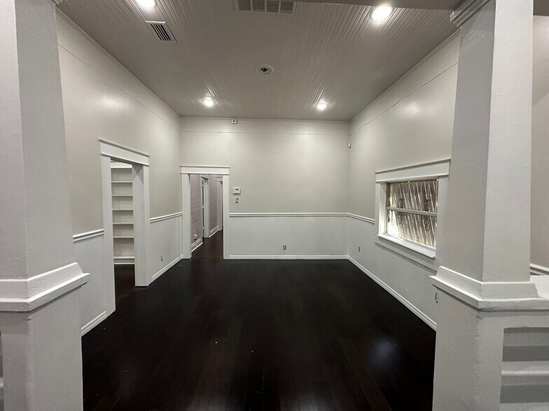 More Photos Of 2009 N Armenia Ave, Tampa Freestanding For Lease