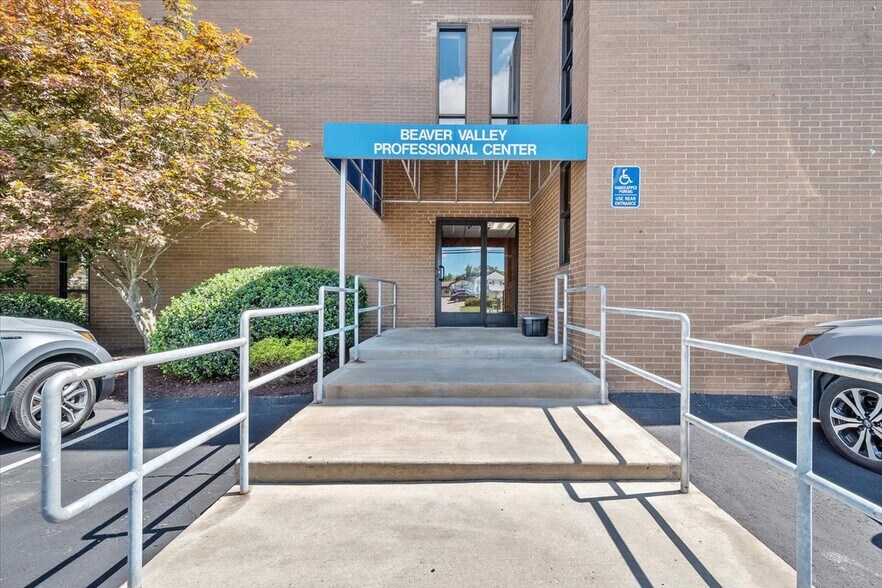 More Photos Of 3578 Brodhead Rd, Monaca Unknown For Lease