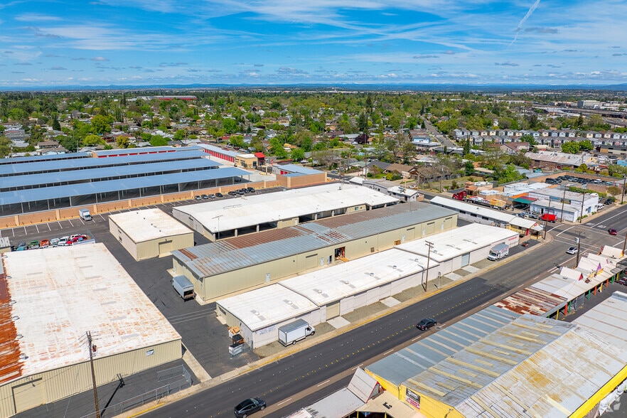 More Photos Of 100 Atkinson St, Roseville Warehouse For Lease