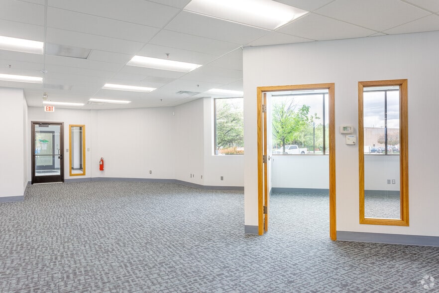 More Photos Of 31572 Industrial Rd, Livonia Unknown For Lease