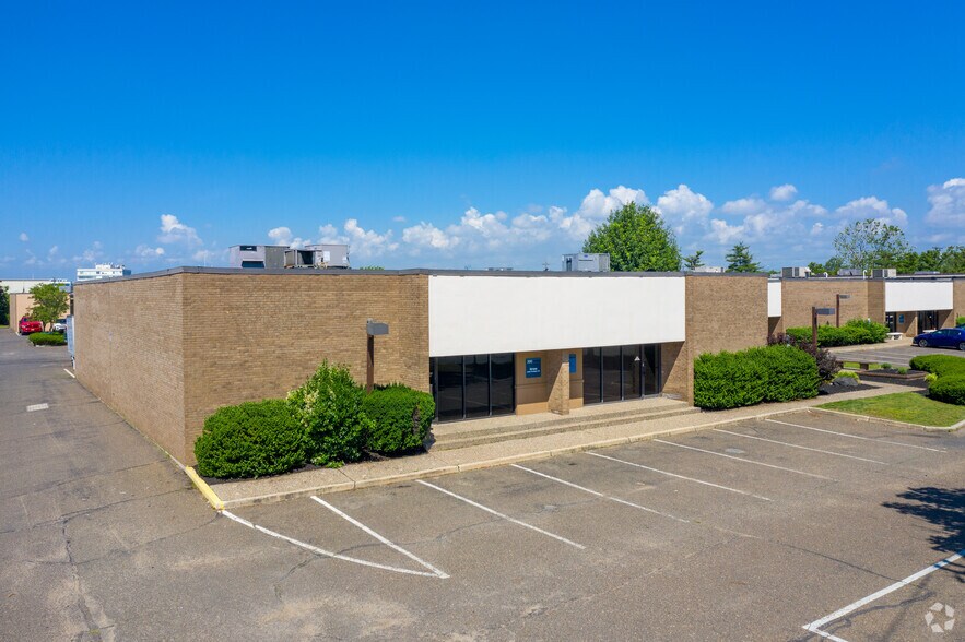 More Photos Of 7905 Browning Rd, Pennsauken Unknown For Lease