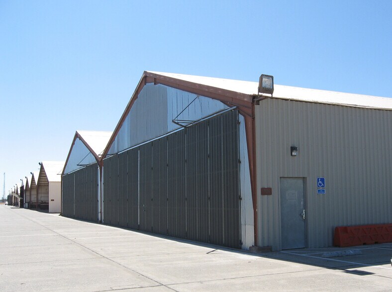 More Photos Of 4923 Kilzer Ave, Mcclellan Airplane Hangar For Lease