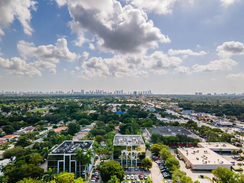 More Photos Of 16853-16855 NE 2nd Ave, North Miami Beach Office For Lease