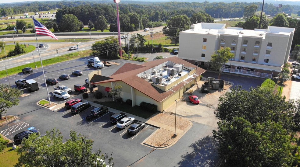 More Photos Of 323 Harold G Clarke Pky, Forsyth Restaurant For Sale
