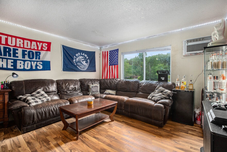 More Photos Of 1619 Fraternity Village Dr, Kalamazoo Apartments For Sale