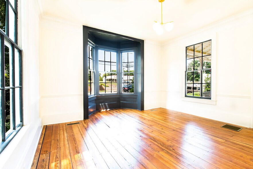 More Photos Of 125 S Milledge Ave, Athens Office Residential For Lease