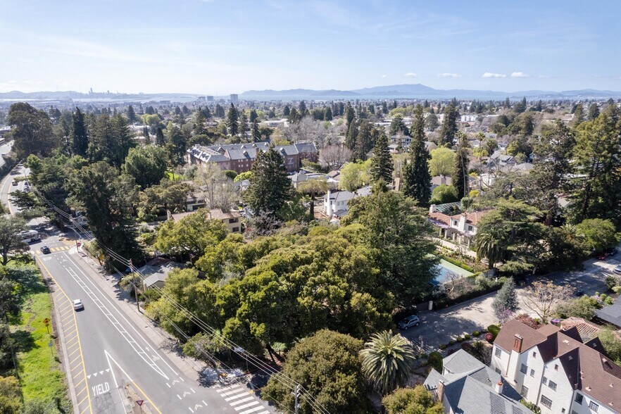 More Photos Of 0 Ivanhoe, Oakland Land For Sale