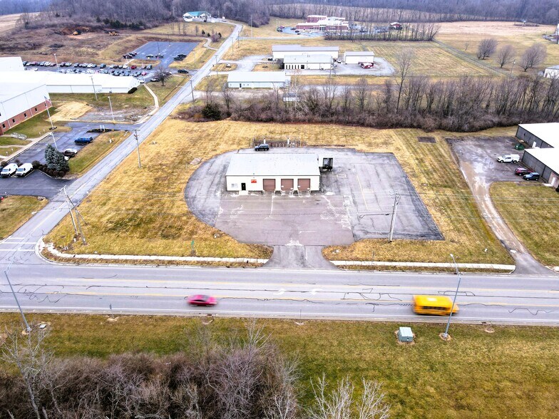 More Photos Of 212 Hobart Dr, Hillsboro Warehouse For Sale