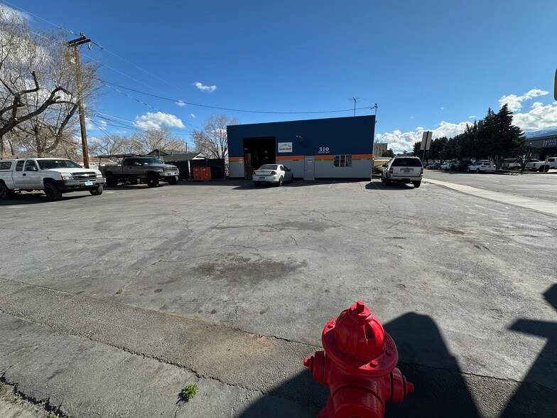 More Photos Of 310 Gentry Way, Reno Auto Repair For Sale