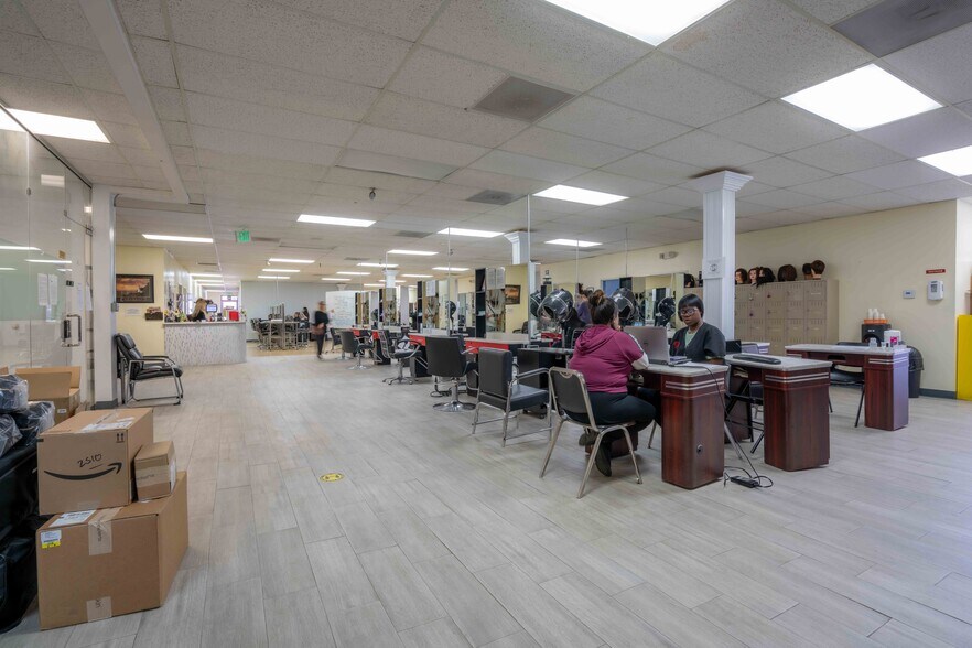 More Photos Of 2627 W Florida Ave, Hemet Office For Sale