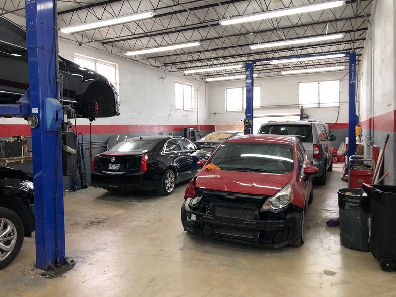 More Photos Of 707-709 N Dixie Hwy, Hallandale Beach Auto Repair For Sale