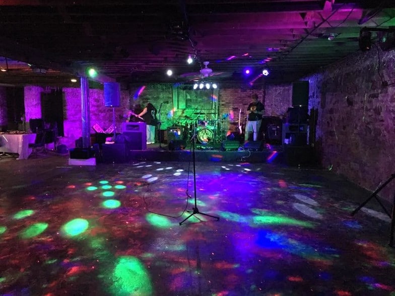 More Photos Of 104 S 2nd St, Okemah Restaurant For Sale