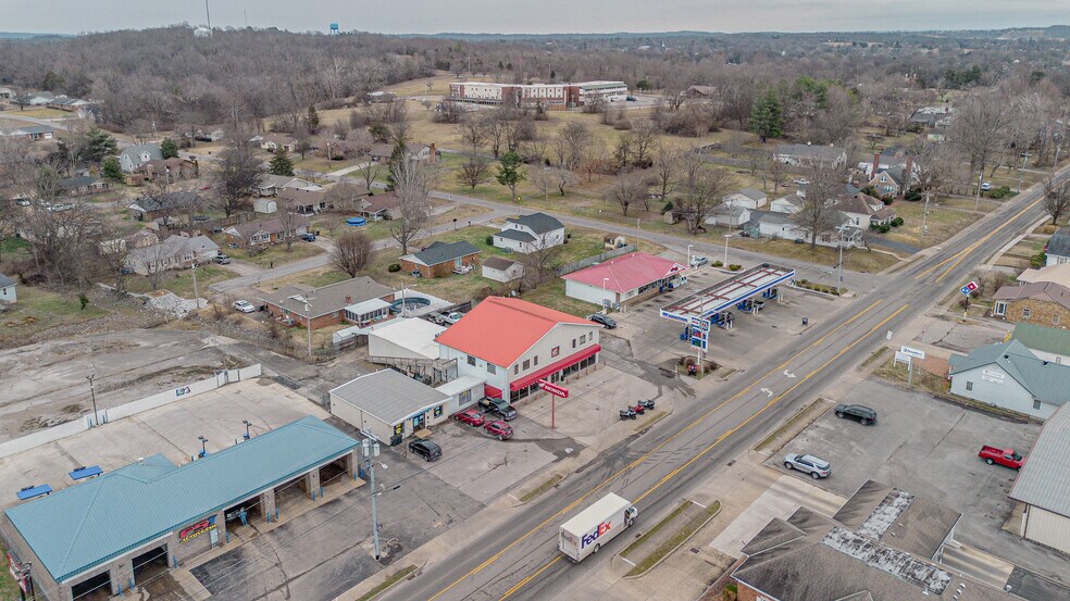 More Photos Of 1014 W Main St, Princeton Freestanding For Sale