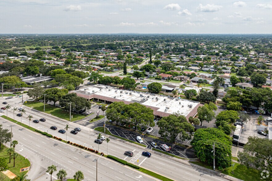 More Photos Of 8106-8186 N University Dr, Tamarac Freestanding For Lease