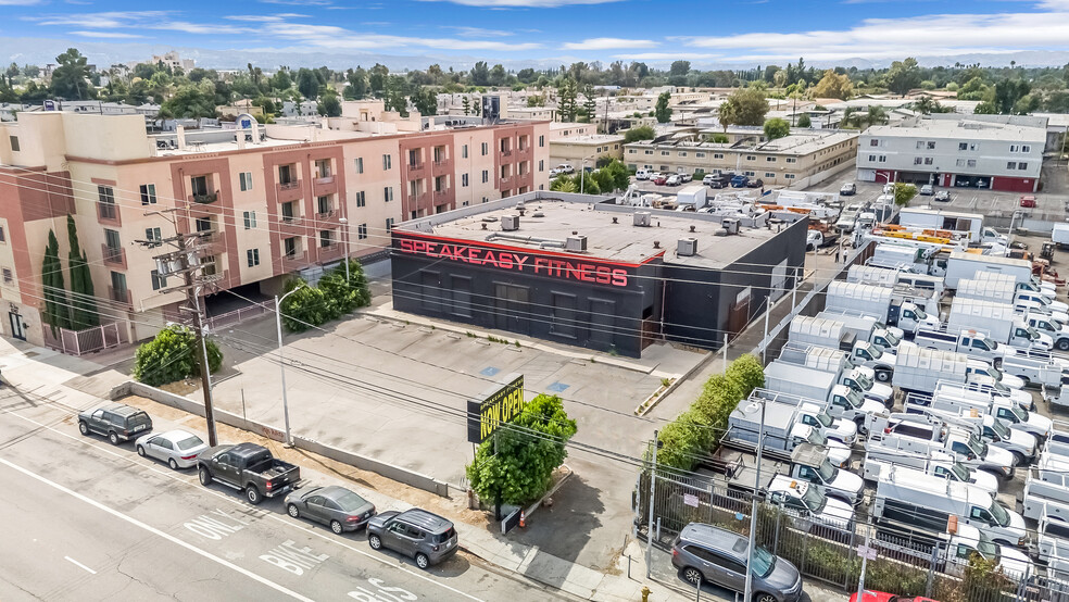 Primary Photo Of 8759 Sepulveda Blvd, North Hills Health Club For Lease